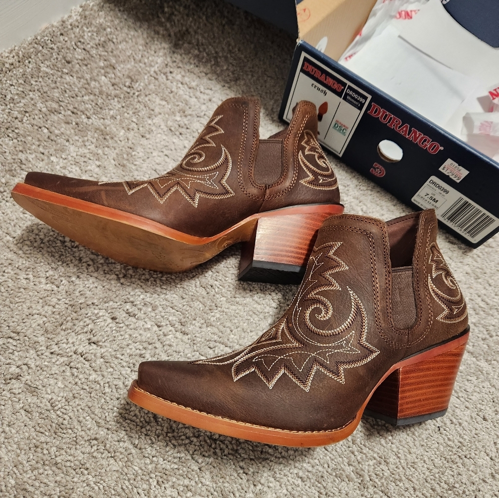 Durango Boots. Size 7.5M